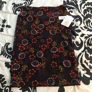 XS Lularoe Cassie